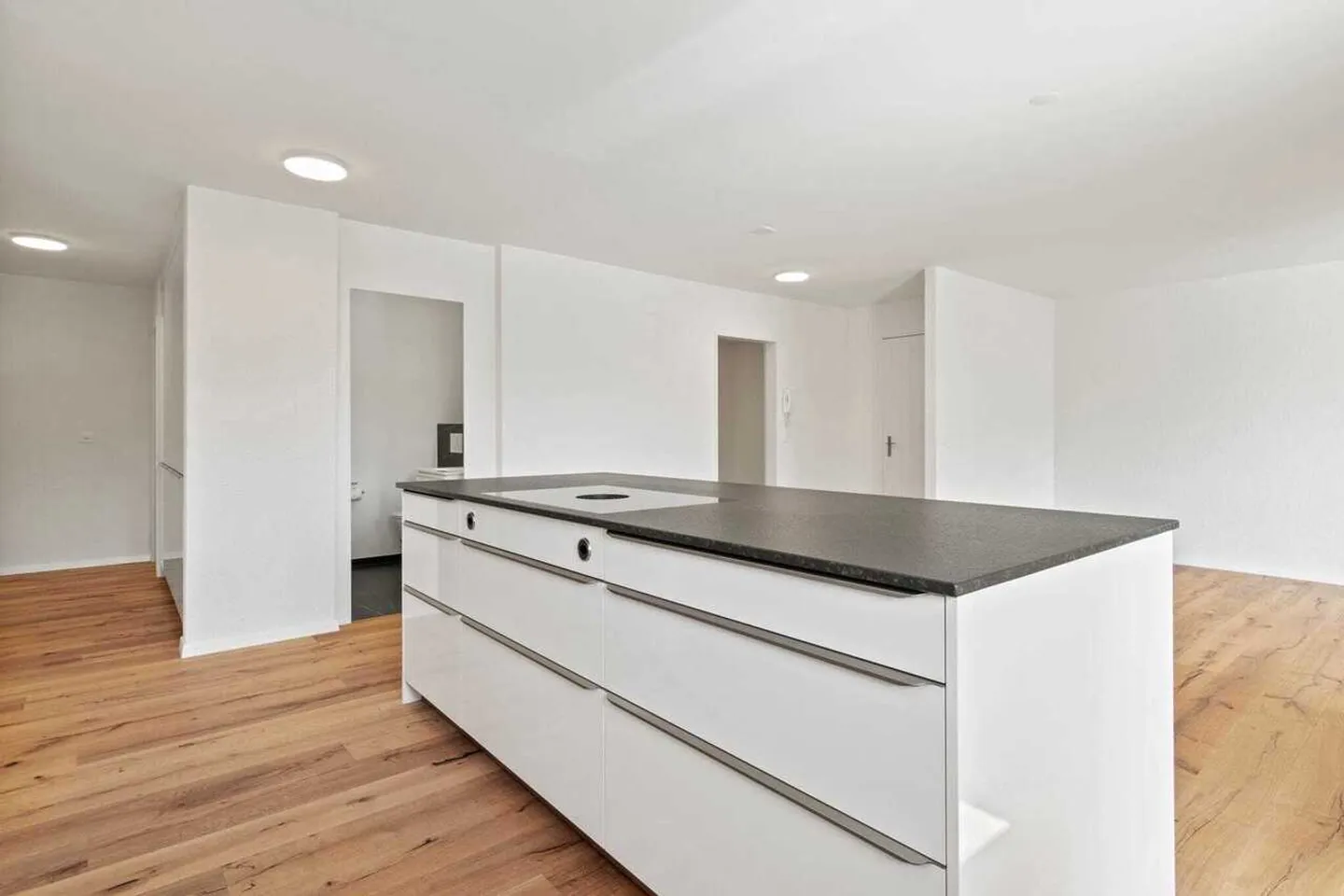 Appartamento con terrazza di 4,5 stanze con alta qualità abitativa a Beggingen - Foto 1 di 13