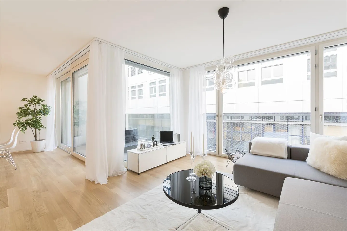 2.5 Room Apartment - Photo 2 of 4