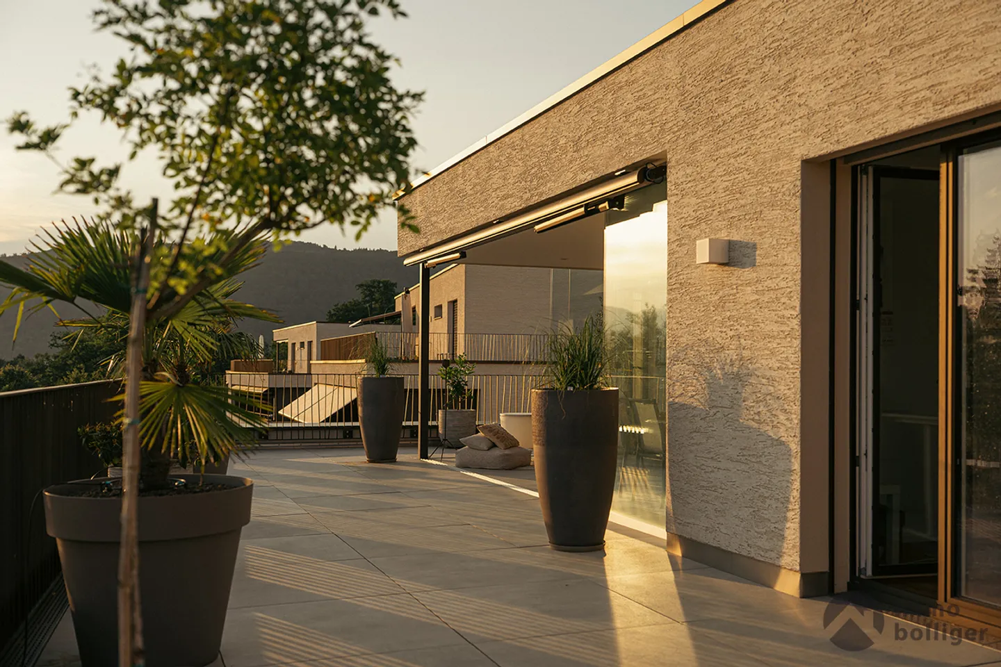 Living like in a single-family home – stylish penthouse with 137 m² terrace - Photo 1 of 12
