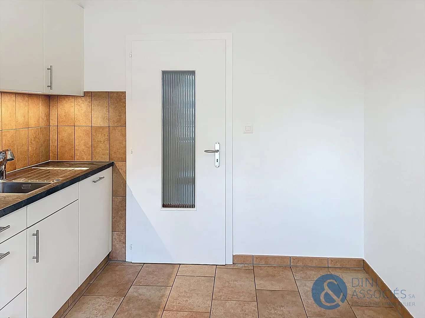 4.5 Room Apartment - Photo 4 of 11