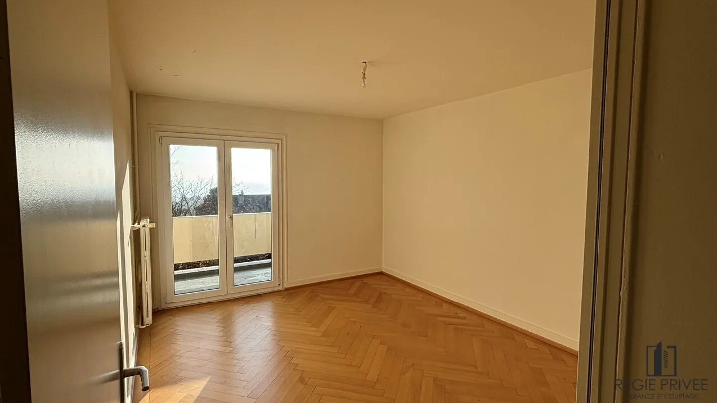 2.5-room apartment with balcony - Photo 1 of 6