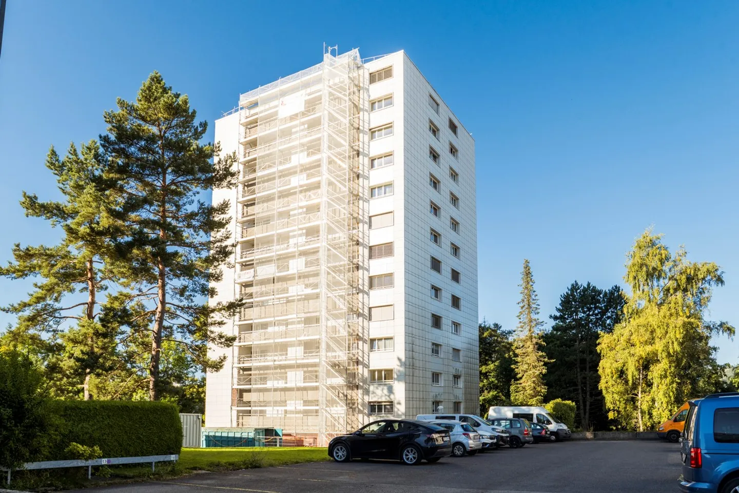 APPARTEMENT AVEC BALCON ET ACCÈS AU LIFT RÉNOVATION - Photo 1 sur 12