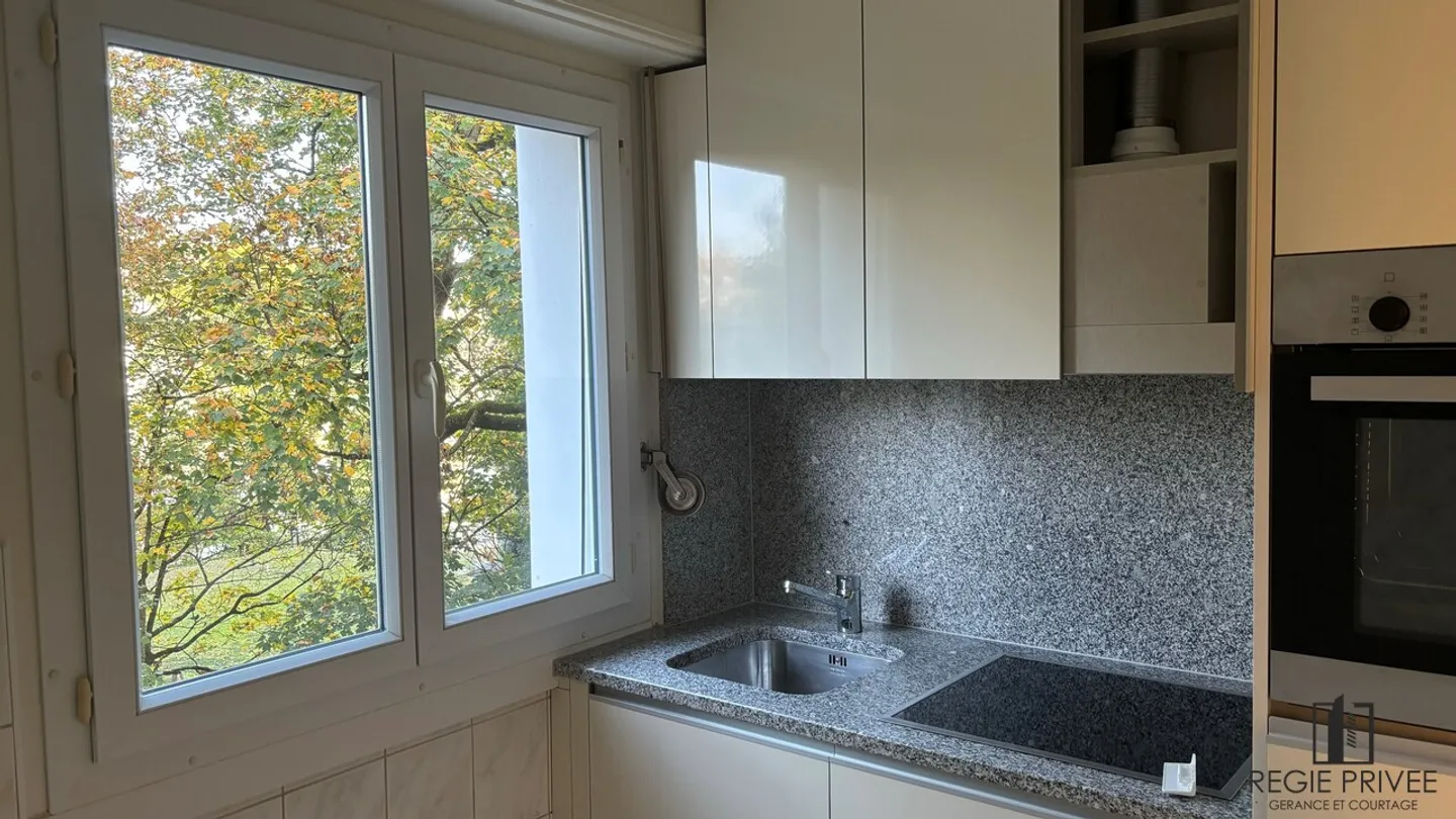 2.5-room apartment with balcony - Photo 2 of 6