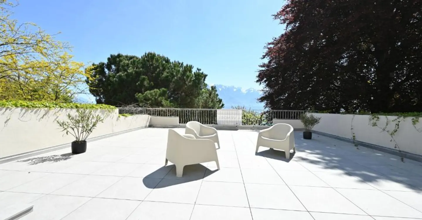 VEVEY - AU BORD DU LAC, EXCEPTIONNEL 4.5 PIECES - Foto 1 von 8