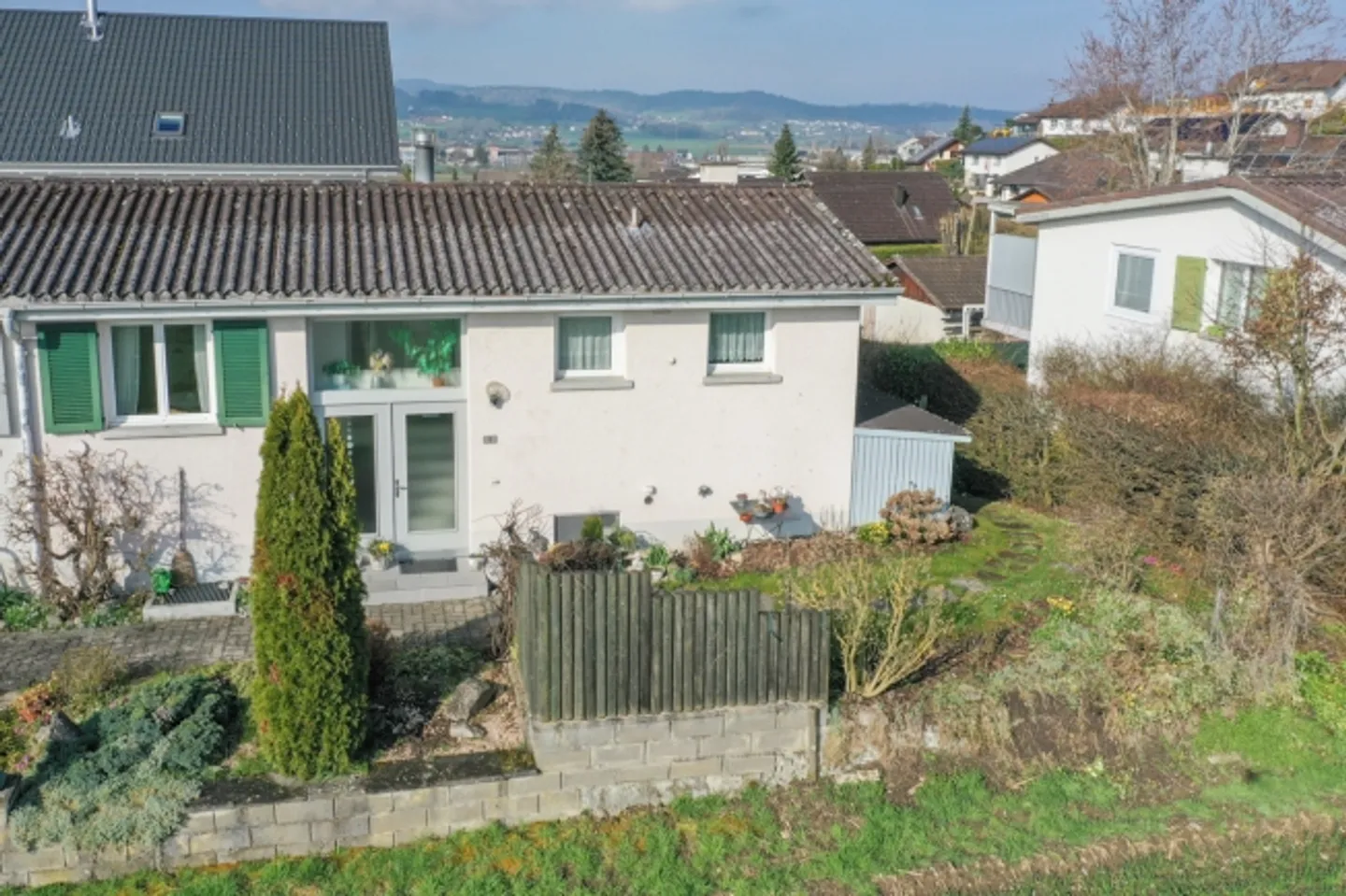 Casa bifamiliare di 5 stanze in una posizione tranquilla, soleggiata e vicina alla natura con un bel giardino - Foto 14 di 14