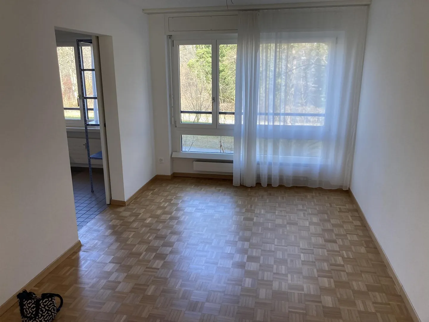 Spacious Family Apartment with Terrace in Prime Location - Photo 5 of 11