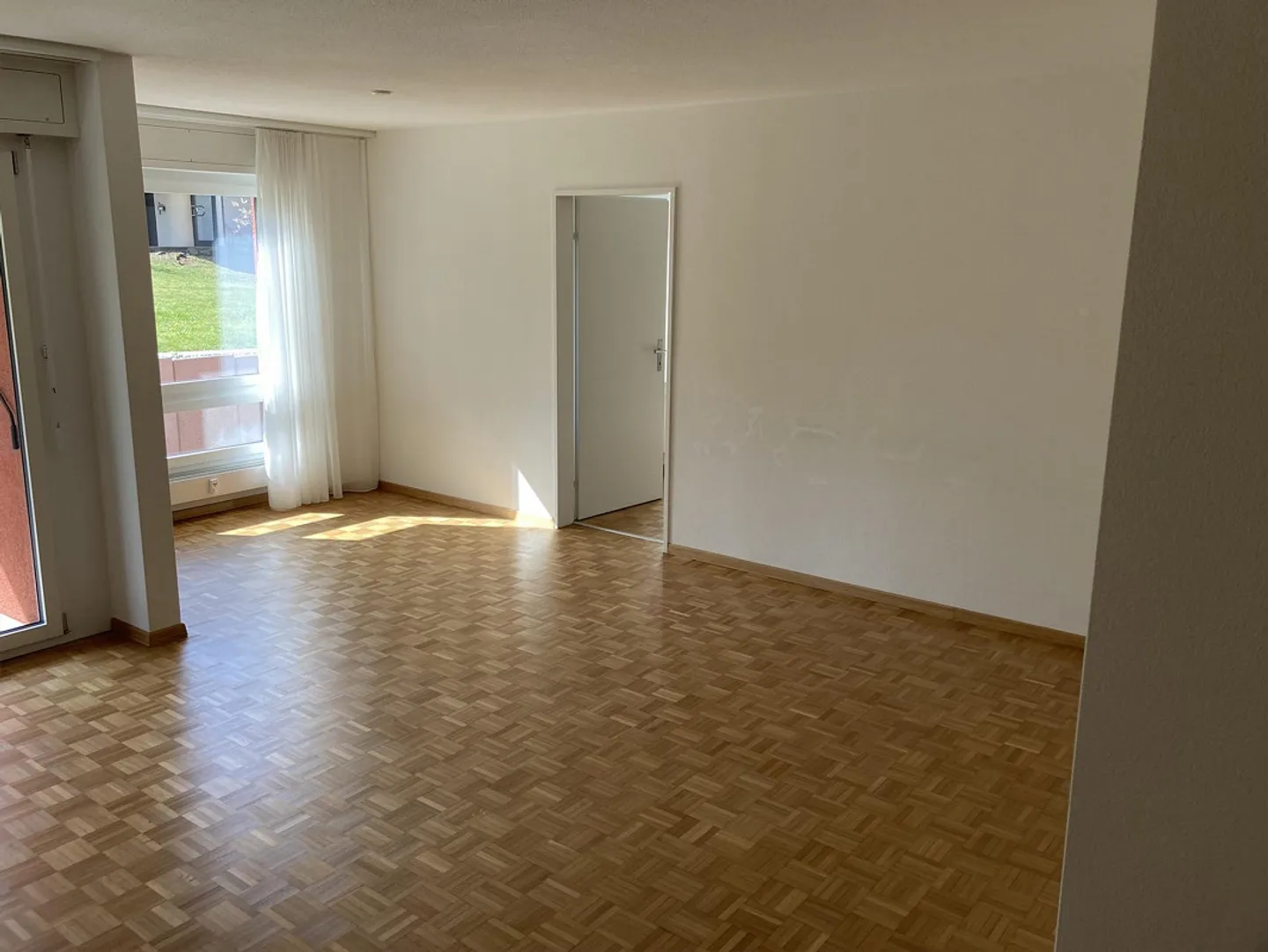 Spacious Family Apartment with Terrace in Prime Location - Photo 2 of 11