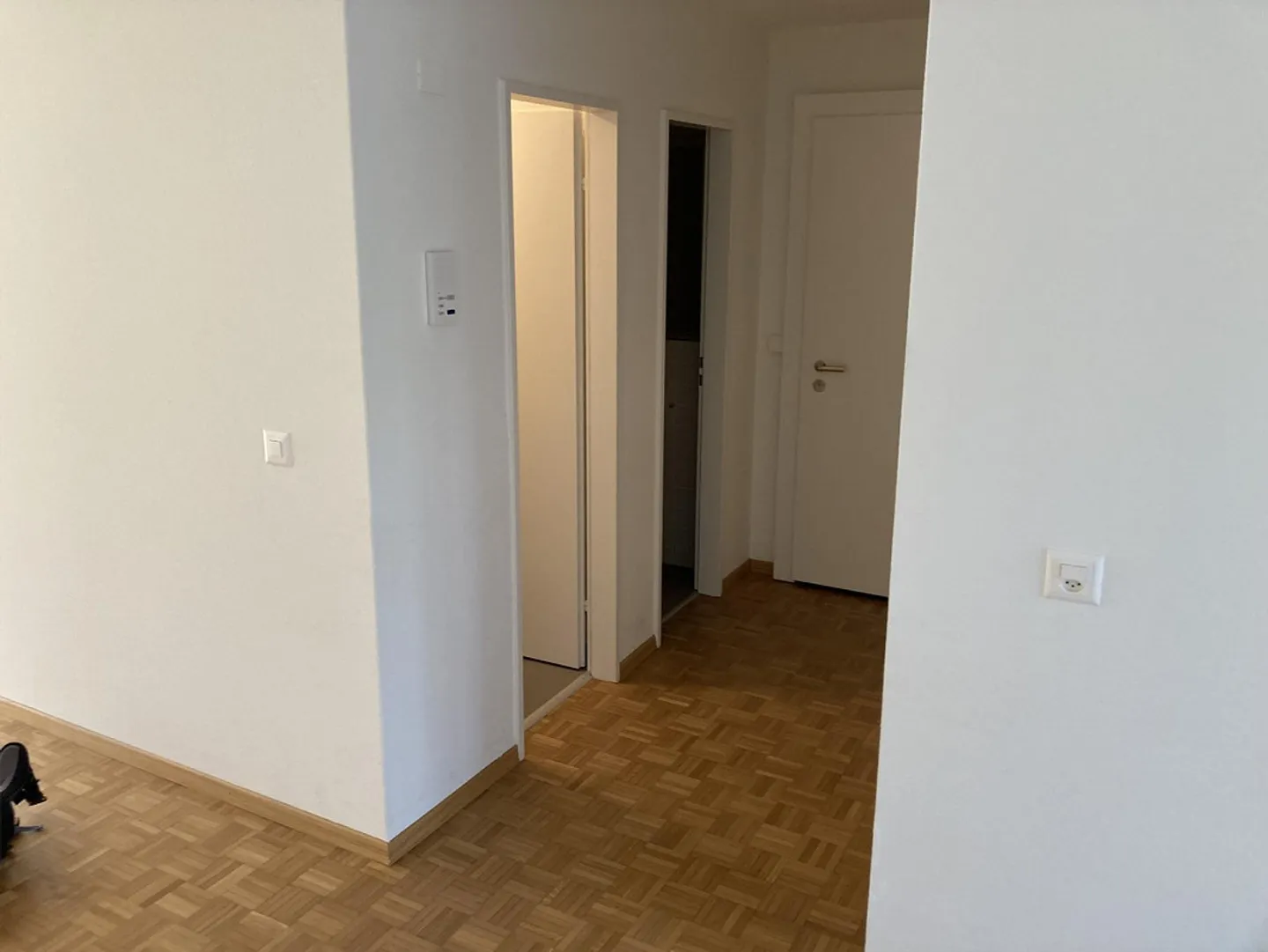 Spacious Family Apartment with Terrace in Prime Location - Photo 6 of 11