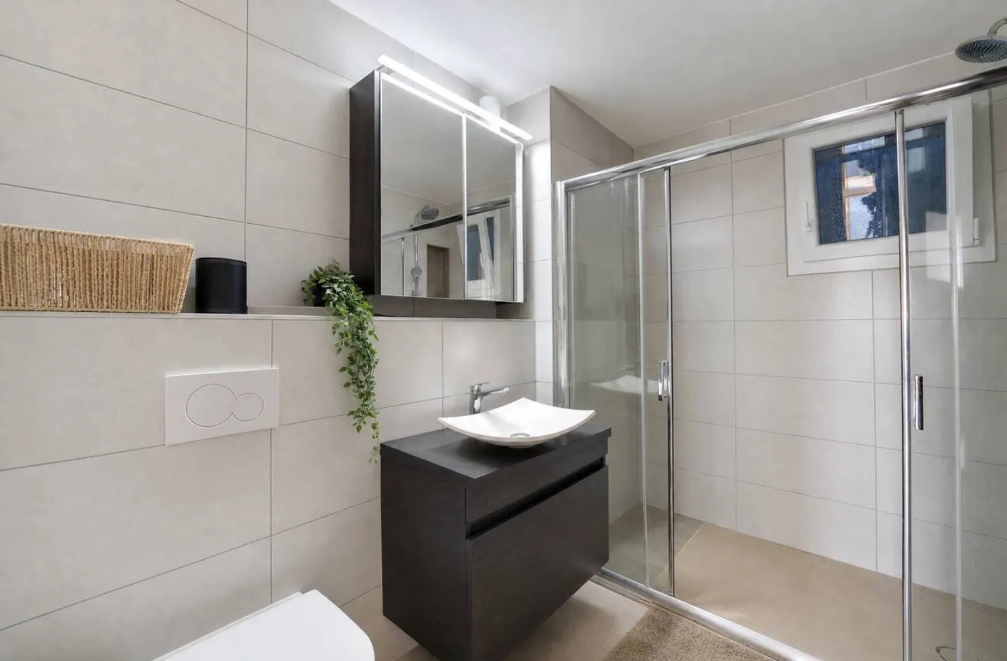 Villa mitoyenne de 5,5 pièces avec espace de jardin privatif de 200m2 - Photo 7 of 12