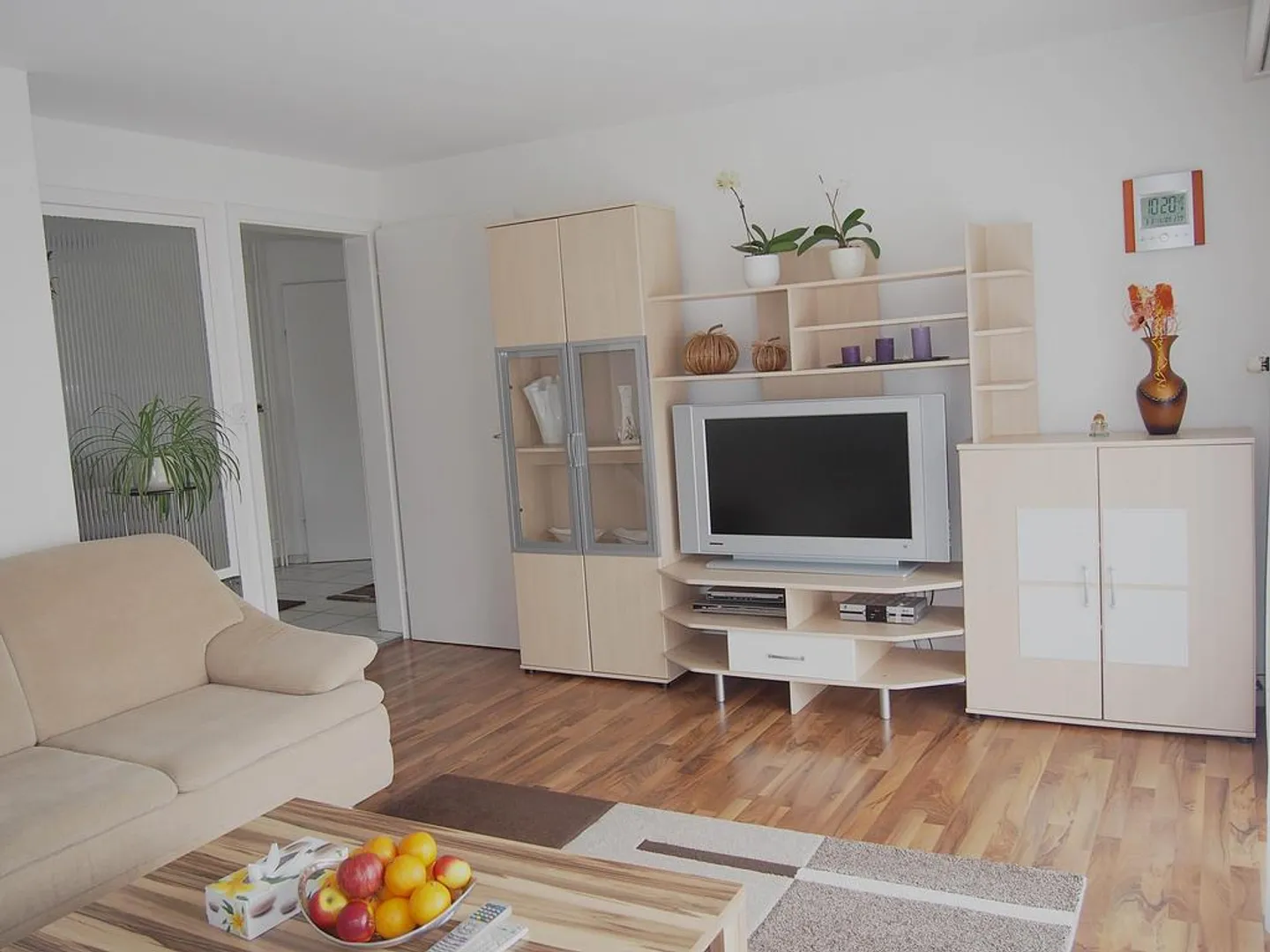 3.5-room apartment with south-facing balcony in a quiet side street - Photo 4 of 10