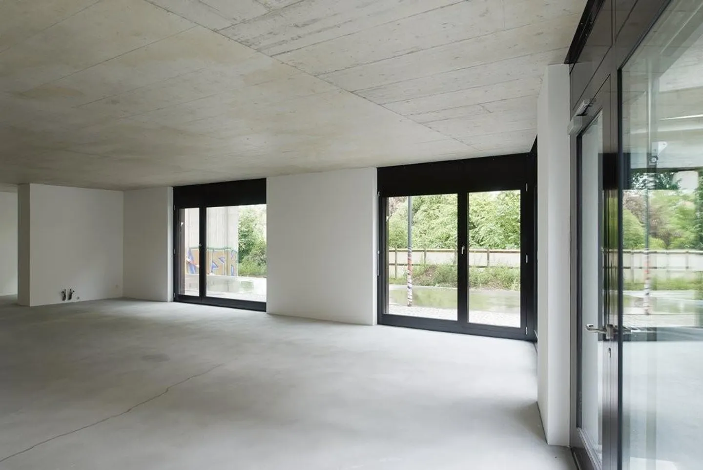 Attractive commercial space in the Zwicky area Dübendorf - Photo 2 of 3