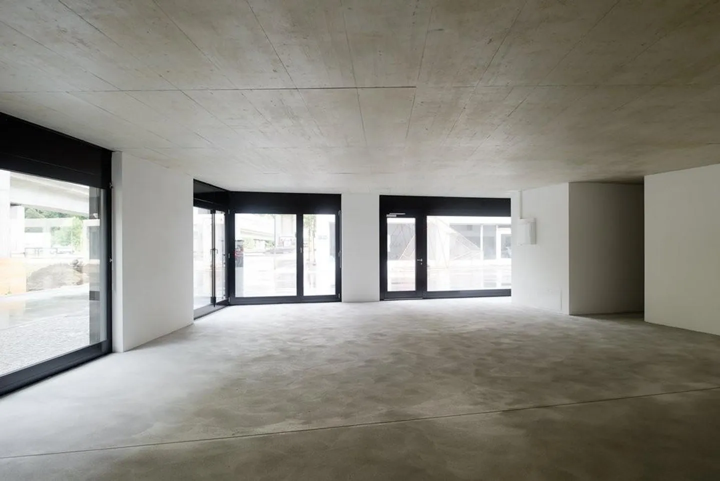 Attractive commercial space in the Zwicky area Dübendorf - Photo 3 of 3