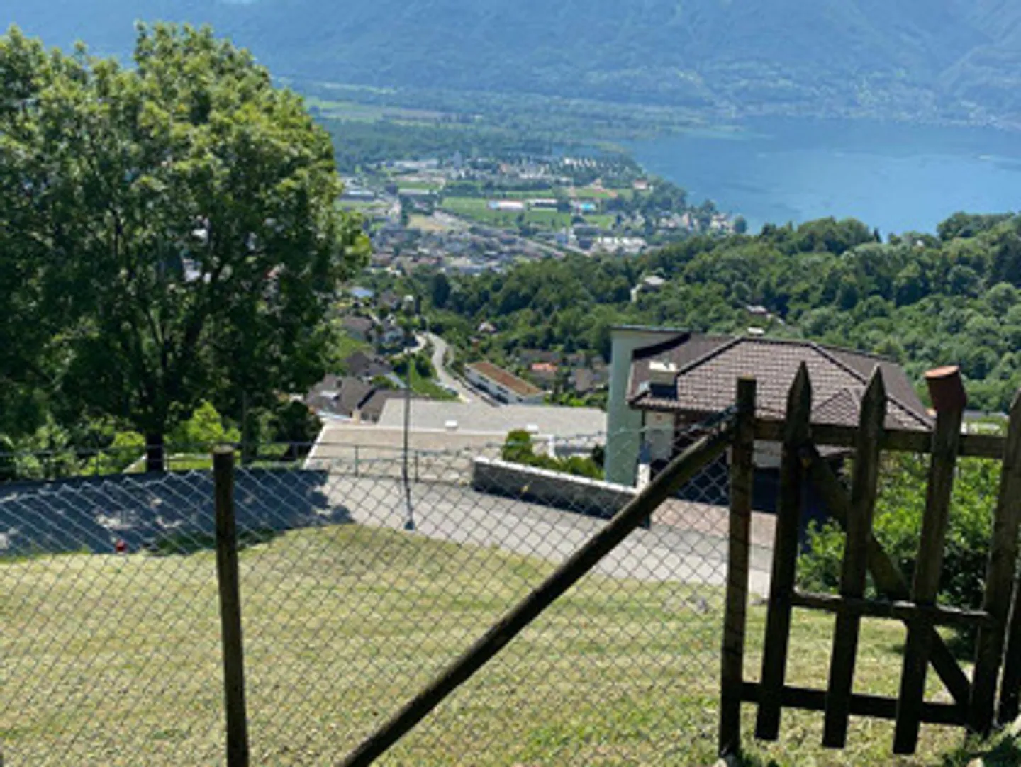 Baugrundstück mit Seeblick - Gelegenheit zur Wohnbebauung - Foto 1 von 6