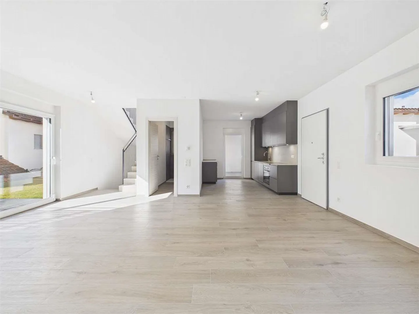 Schöne Villa in Sant'Antonino - Foto 1 von 13