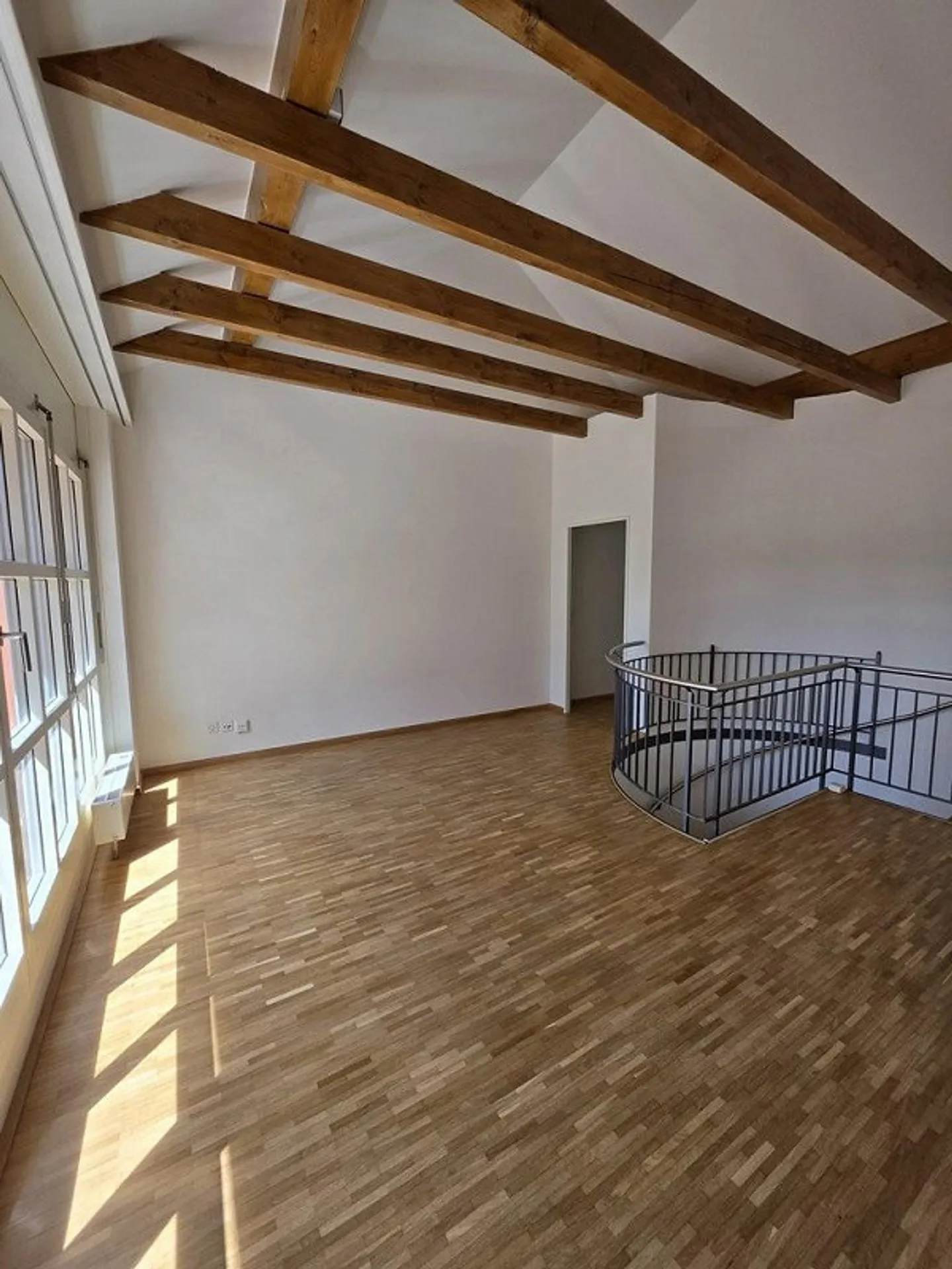 Stylish living over two floors near the fair - Photo 7 of 11