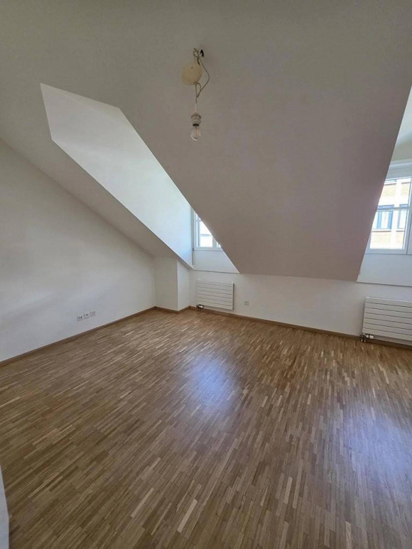 Stylish living over two floors near the fair - Photo 9 of 11
