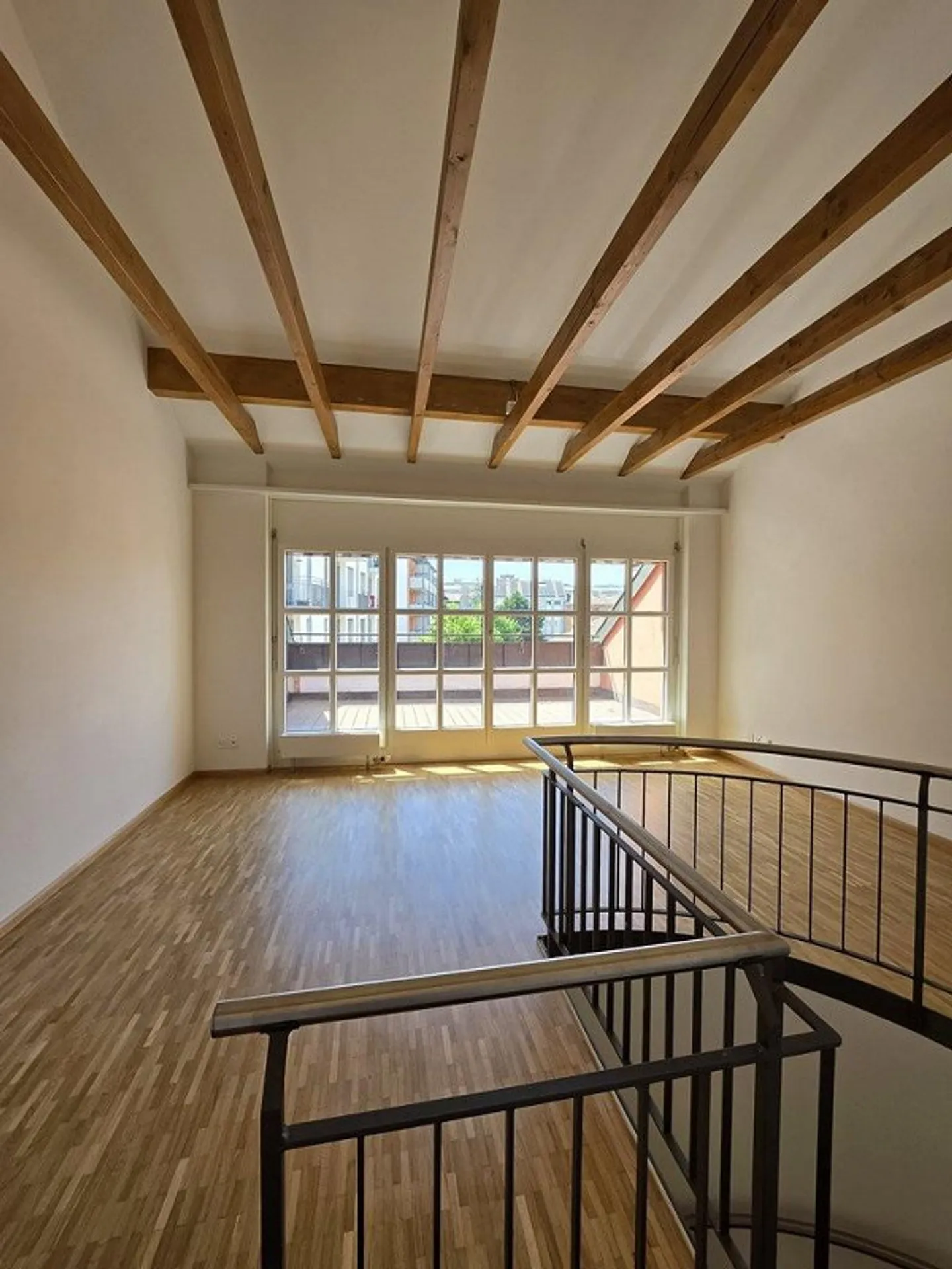 Stylish living over two floors near the fair - Photo 6 of 11