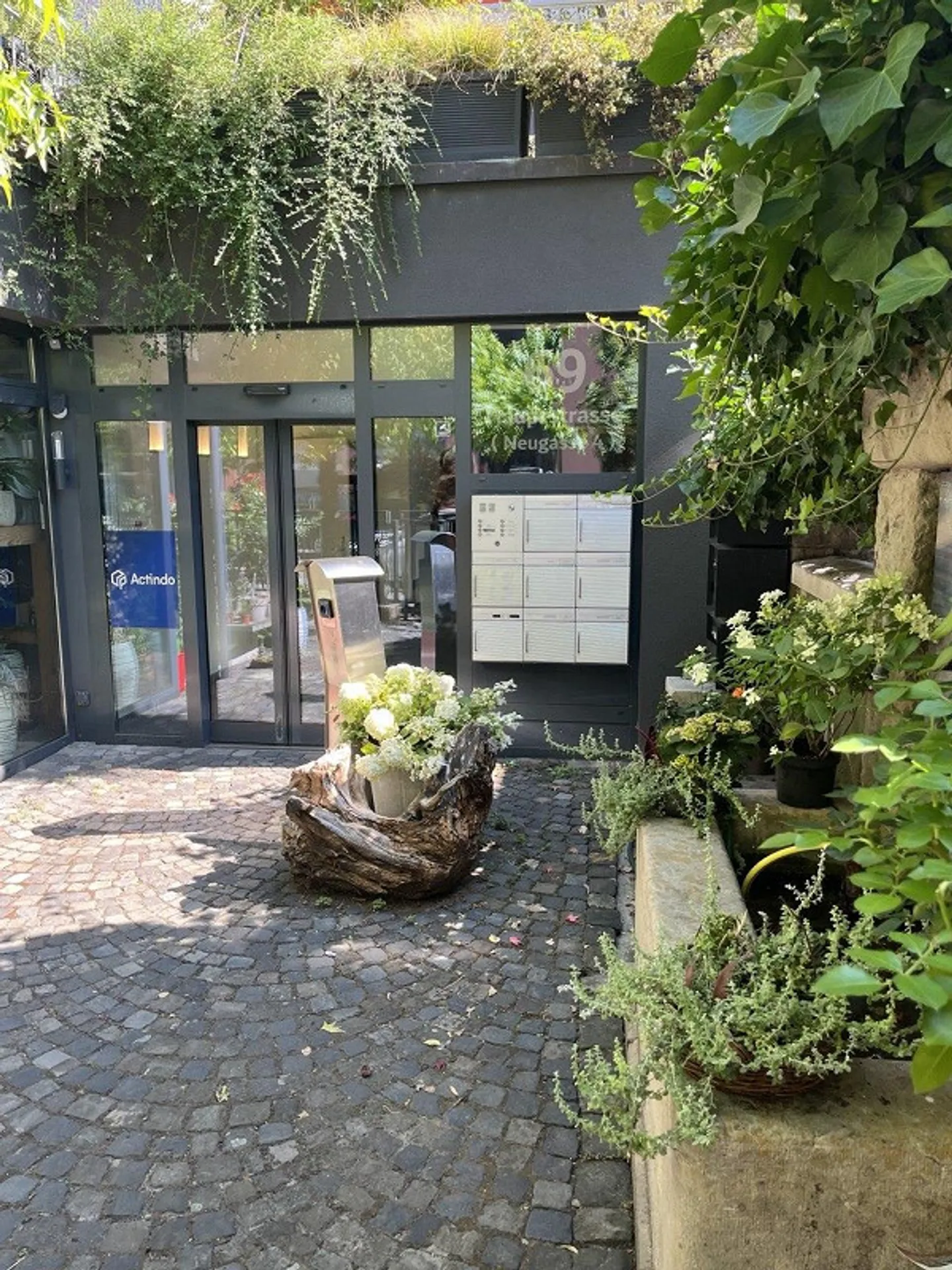 Vista lago - Ampio appartamento di 5 stanze su 175 m² in casa in stile Liberty - Foto 22 di 25