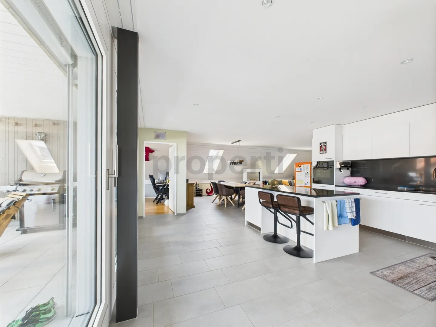 Rêve de Famille avec Vue 191/m² Bonheur de Vie sur Deux Étages à Hittnau ZH! - Photo 5 sur 12