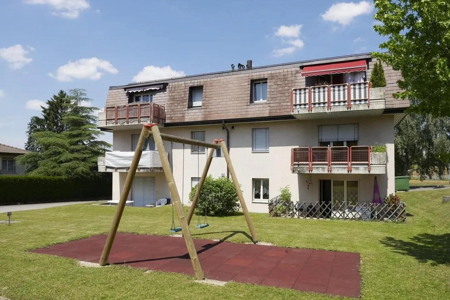 Places de parc intérieures et extérieures - Photo 1 sur 1