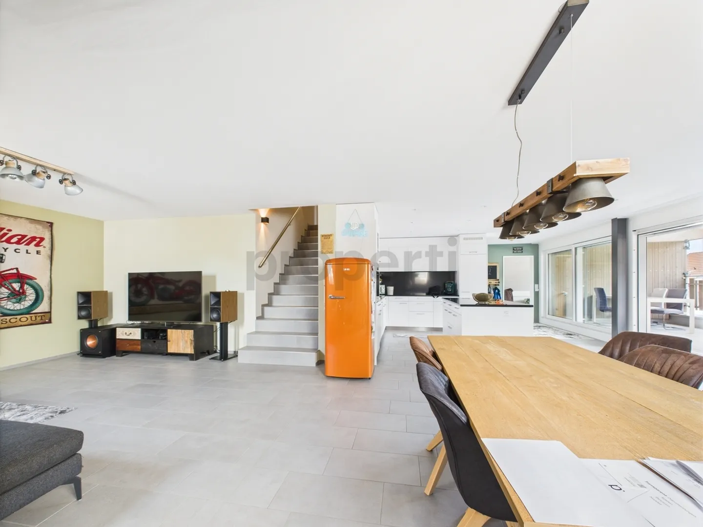 Rêve de Famille avec Vue 191/m² Bonheur de Vie sur Deux Étages à Hittnau ZH! - Photo 1 sur 12