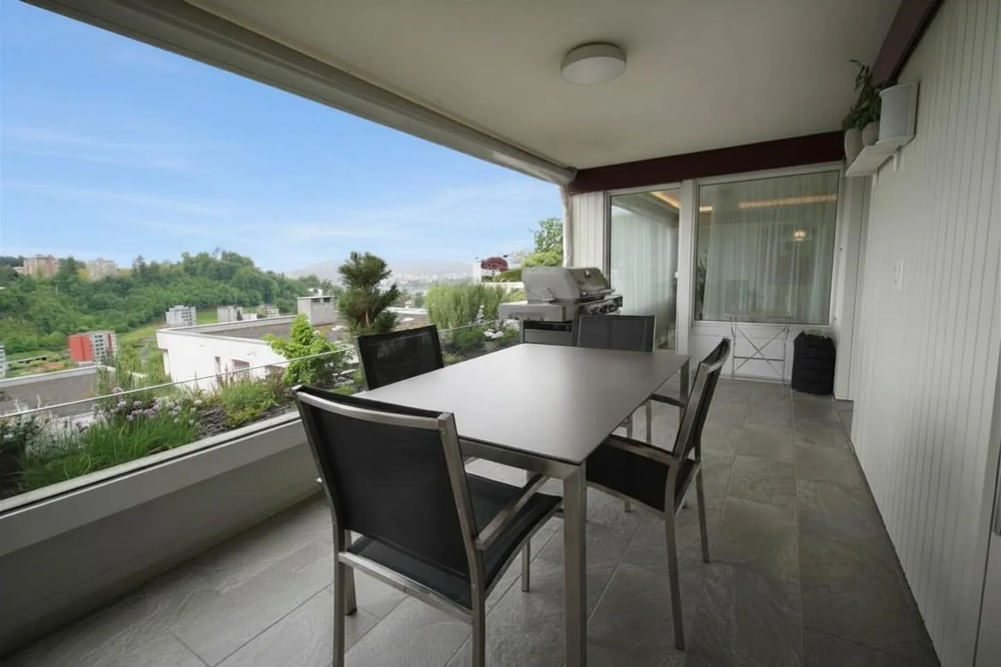 Living with a View - 157m² - 4.5 Room Apartment - Photo 2 of 4