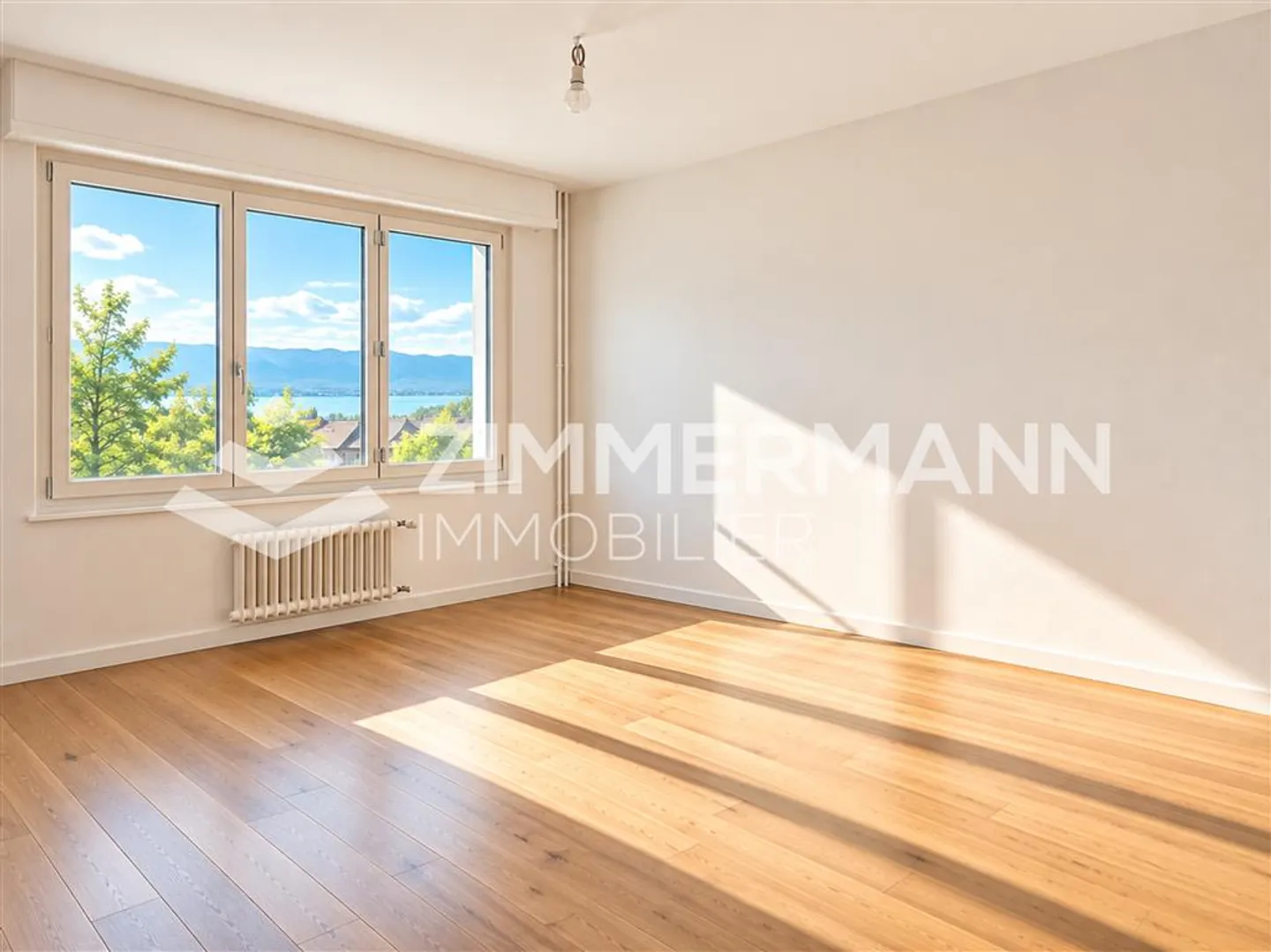 Charming Apartment with Lake View - Photo 2 of 7