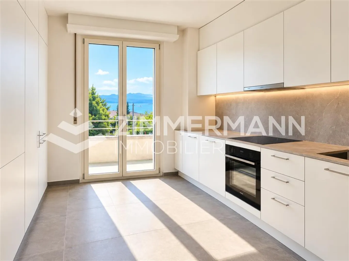 Charming Apartment with Lake View - Photo 3 of 7