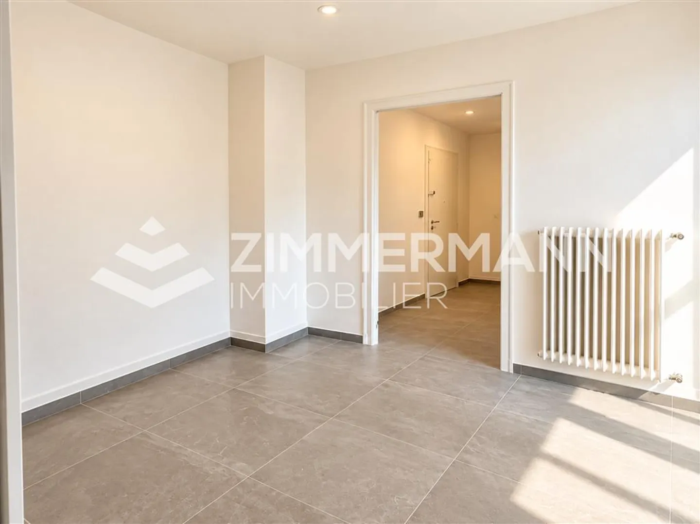 Charming Apartment with Lake View - Photo 7 of 7