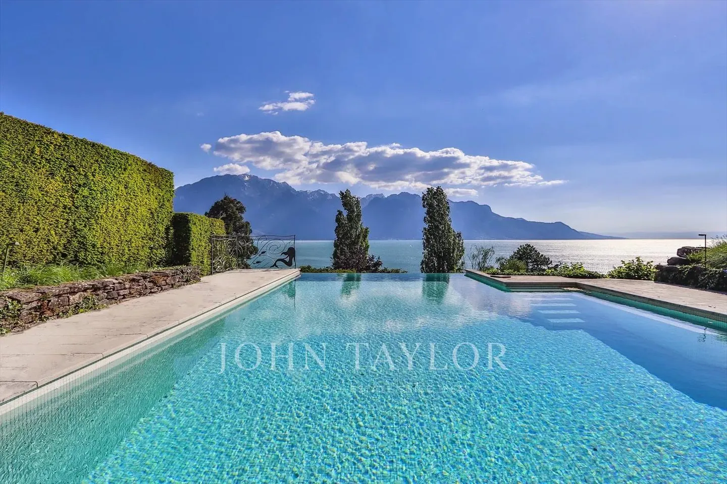 Property with exceptional lake view - Photo 1 of 9