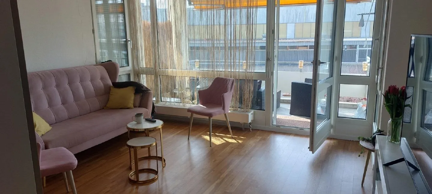 Bright 3-room apartment with balcony and beautiful view in Thun - Photo 11 of 12