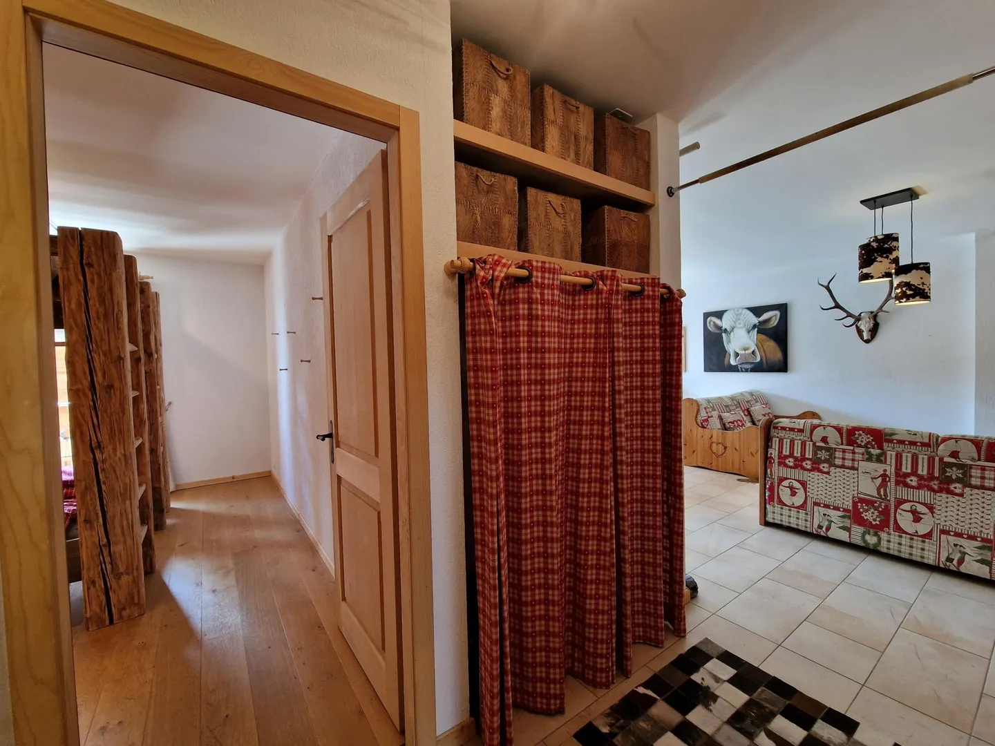 Magnificent Ski-in/Ski-out Apartment in the Heart of Les Crosets, Portes du Soleil - Photo 3 of 19