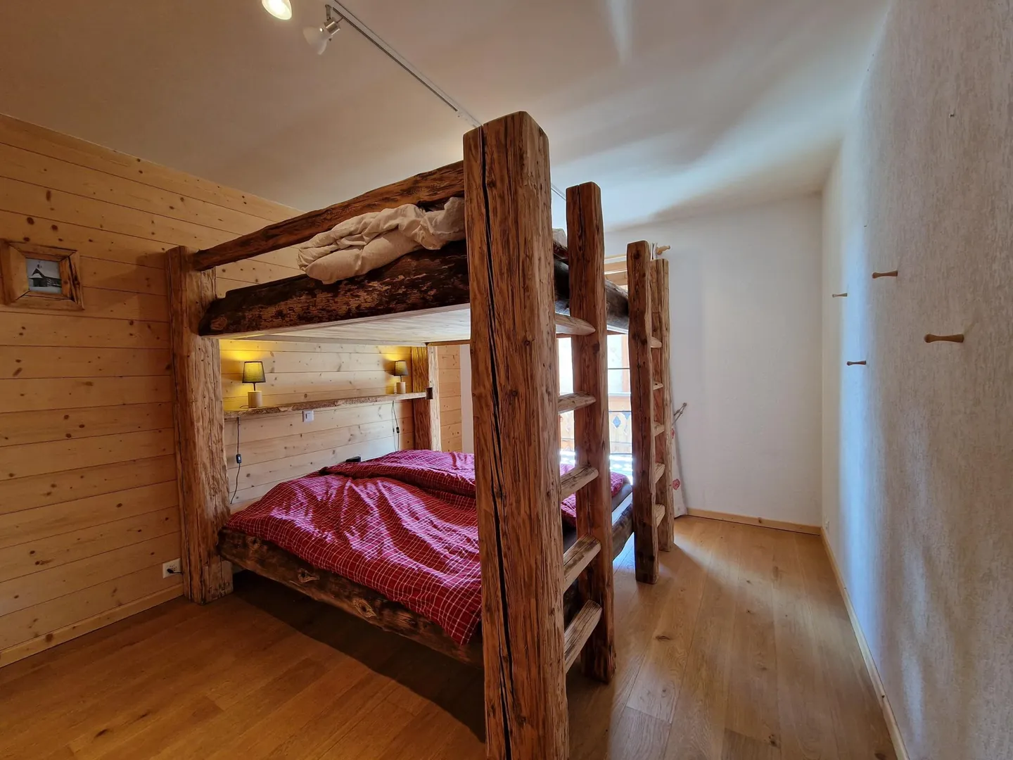 Magnificent Ski-in/Ski-out Apartment in the Heart of Les Crosets, Portes du Soleil - Photo 4 of 19
