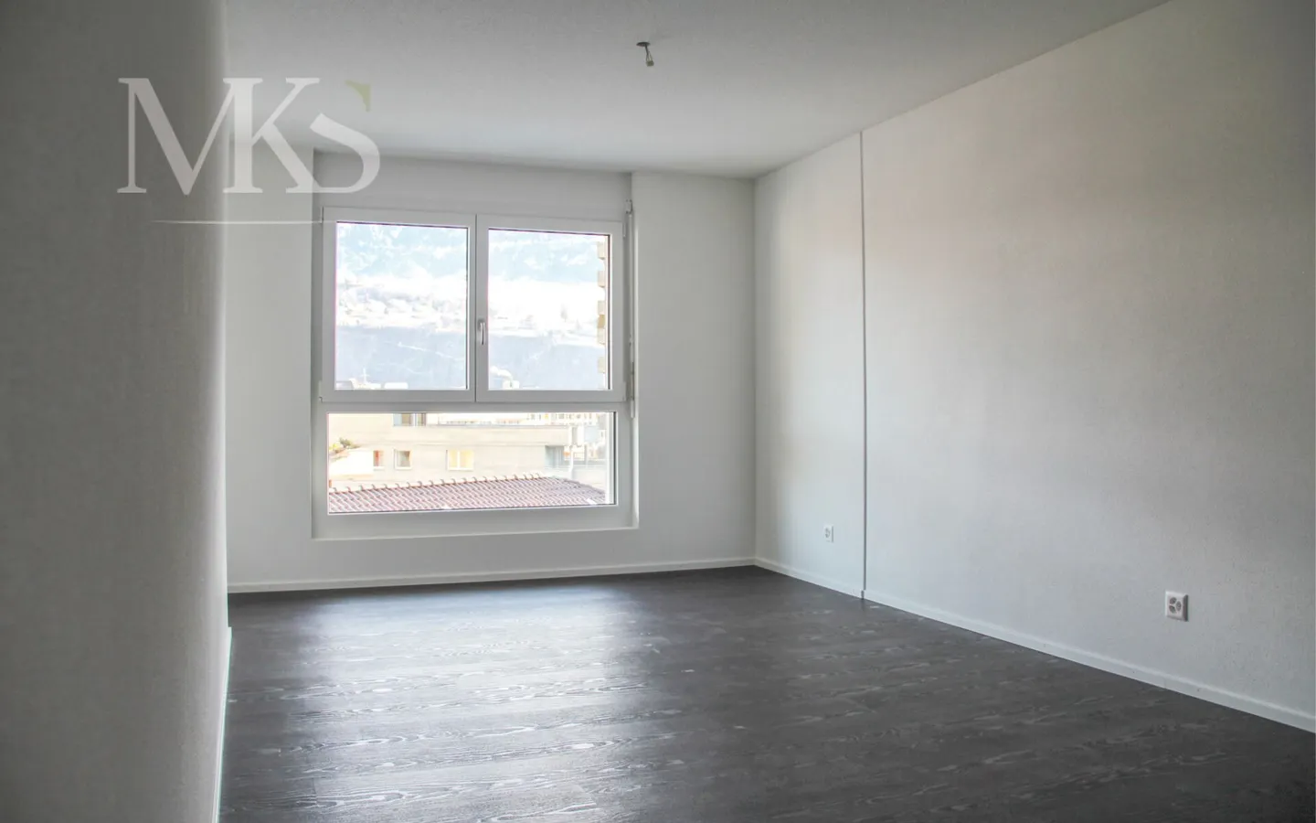 Modern Apartment with Large Terrace - Photo 5 of 12