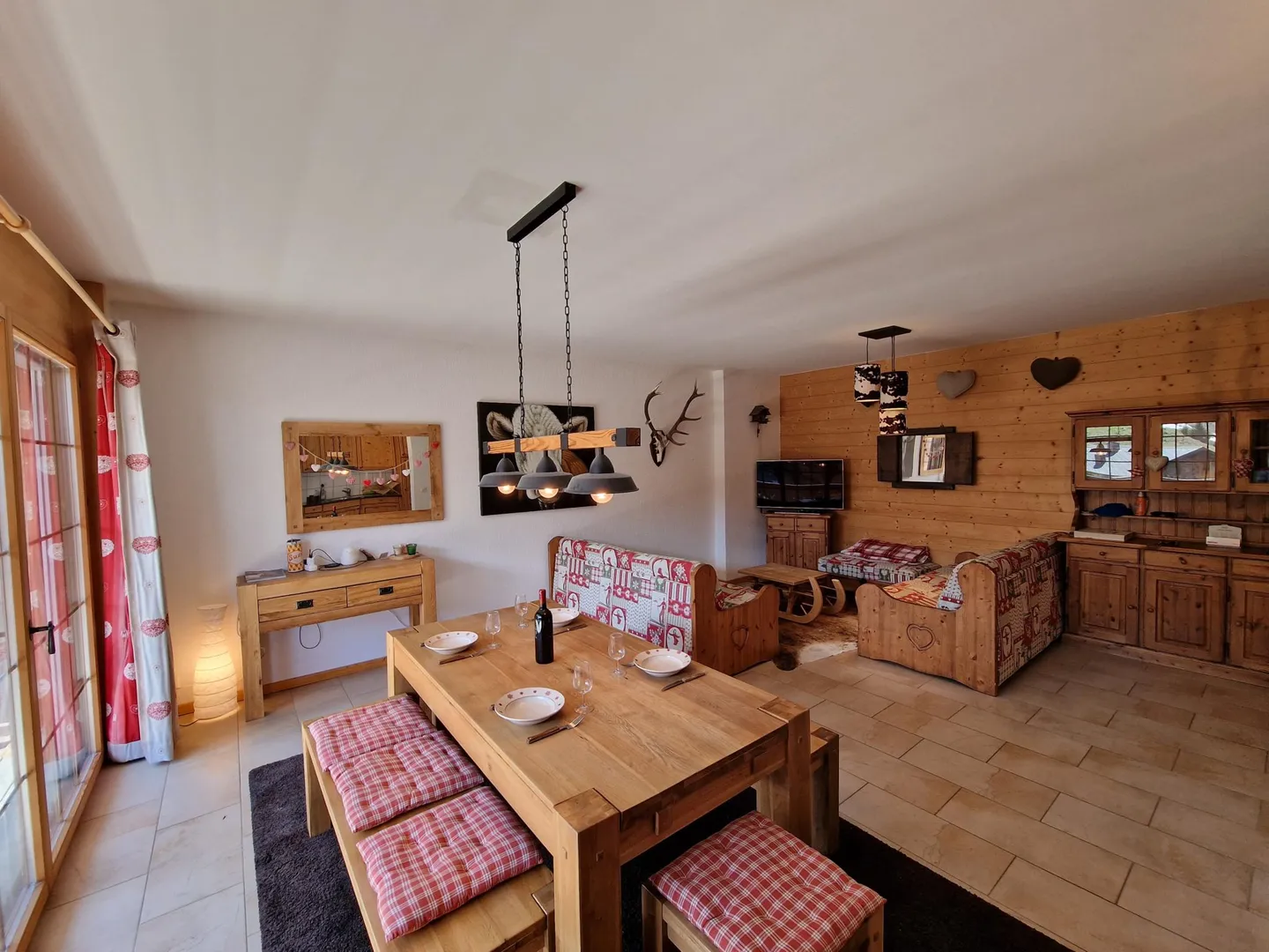 Magnificent Ski-in/Ski-out Apartment in the Heart of Les Crosets, Portes du Soleil - Photo 10 of 19