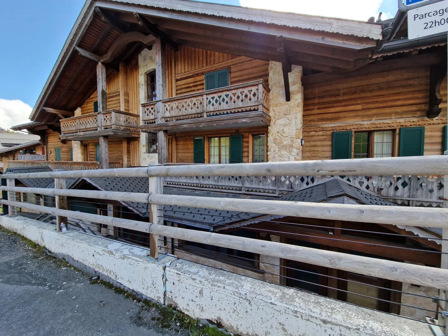 Magnificent Ski-in/Ski-out Apartment in the Heart of Les Crosets, Portes du Soleil - Photo 15 of 19