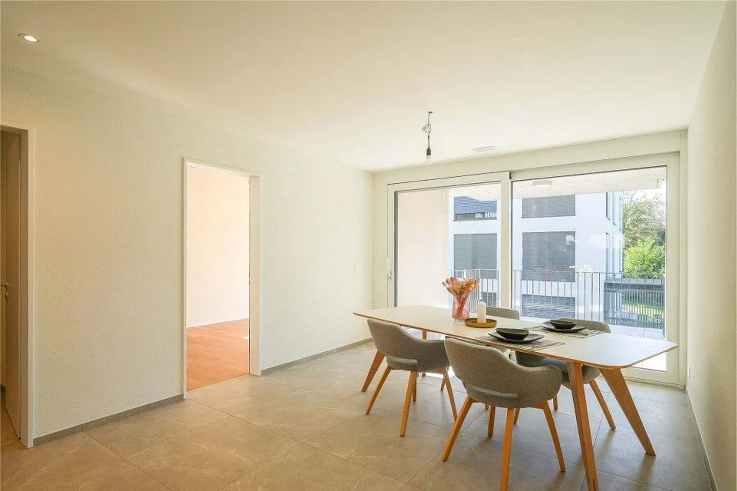 Vivere modernamente per meno di CHF 1'000.-- al mese - Foto 9 di 13