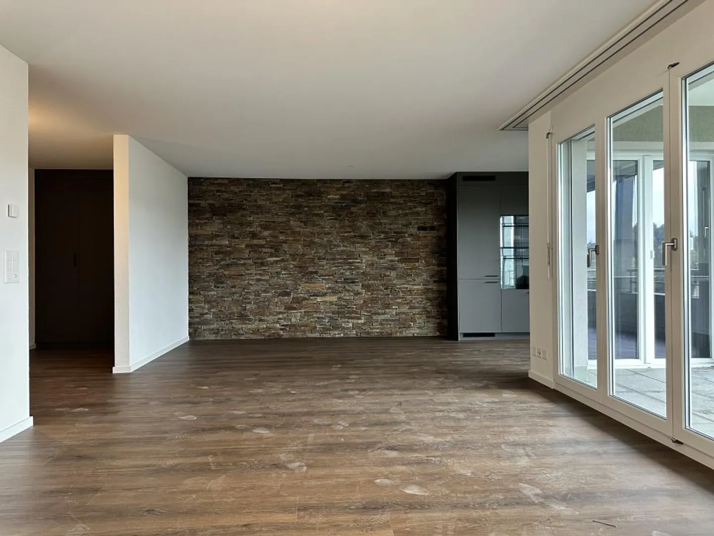 Appartement spacieux de 5,5 pièces à Wil - Photo 4 sur 12