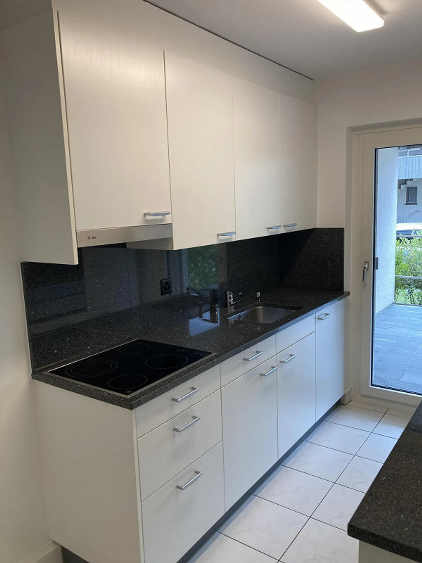 4-room apartment with private garden seating area (cooperative) - Photo 5 of 16