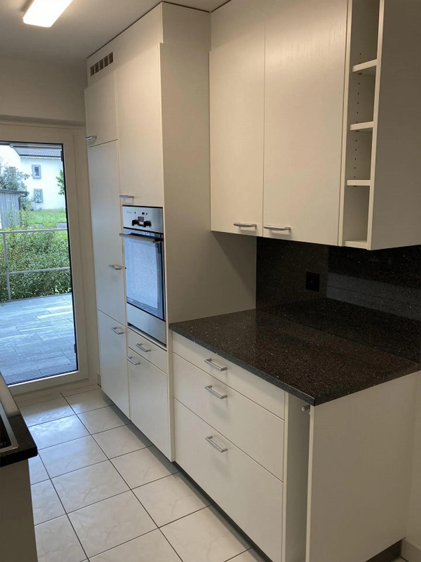 4-room apartment with private garden seating area (cooperative) - Photo 6 of 16