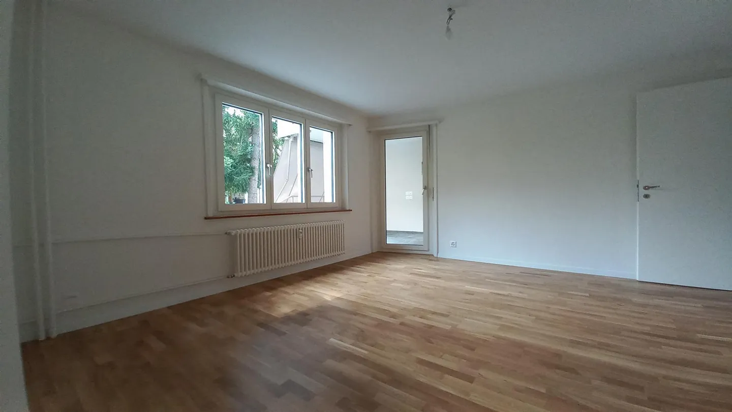 4-room apartment with private garden seating area (cooperative) - Photo 7 of 16