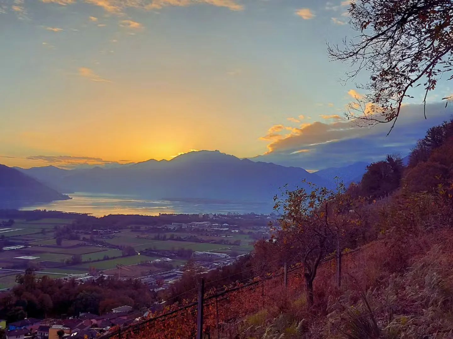 Chalet with Stunning Views - Photo 2 of 10