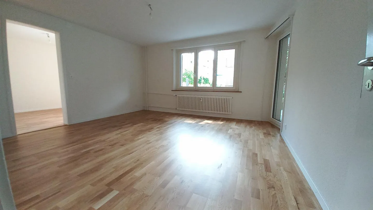 4-room apartment with private garden seating area (cooperative) - Photo 8 of 16