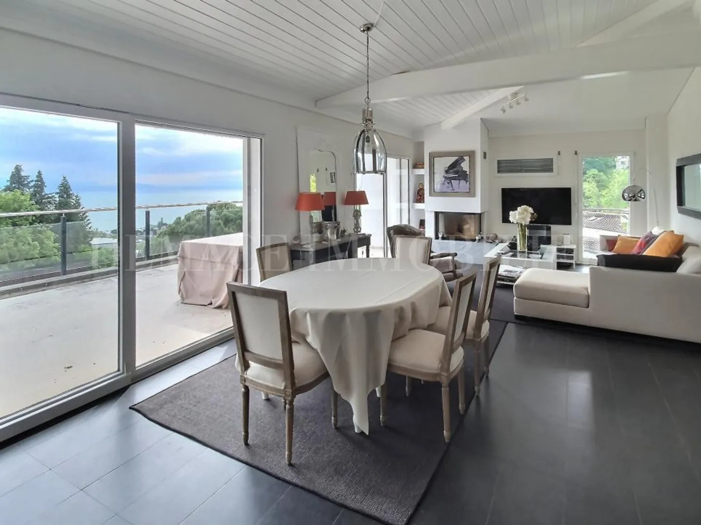 In the Attic, with a magnificent view of the lake - Photo 2 of 7
