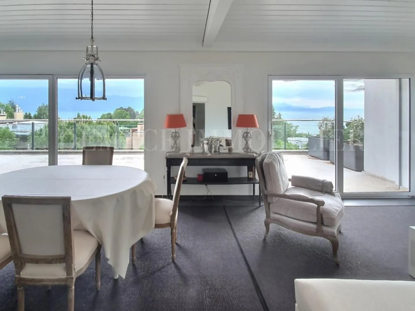 In the Attic, with a magnificent view of the lake - Photo 4 of 7