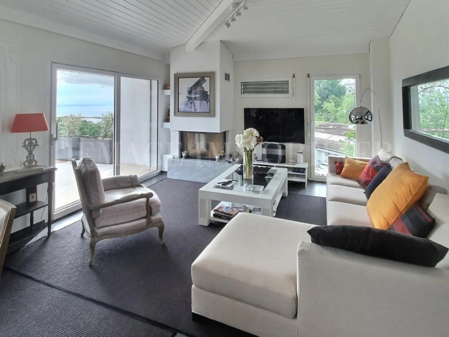 In the Attic, with a magnificent view of the lake - Photo 3 of 7