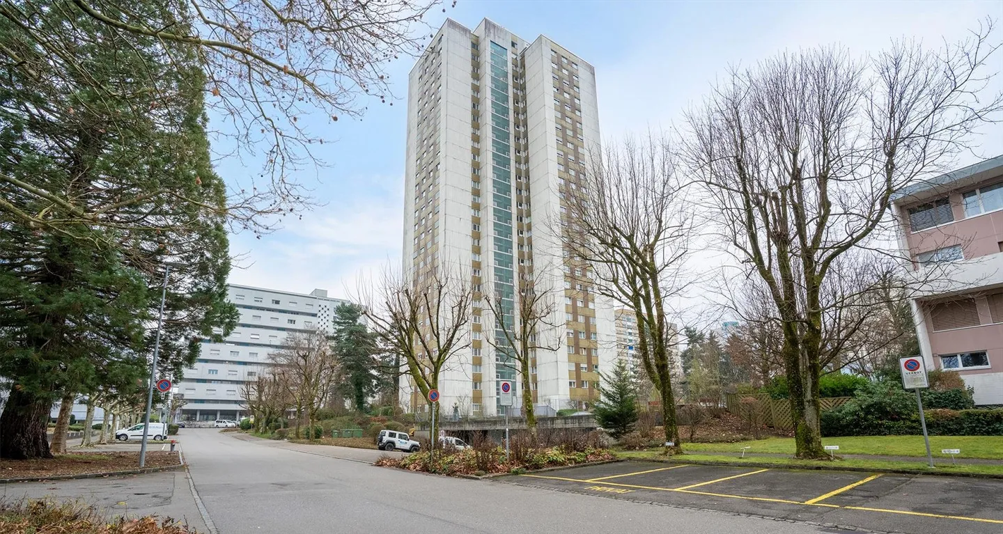 Appartamento ristrutturato e ben curato di 4,5 stanze con vista panoramica - Foto 12 di 14