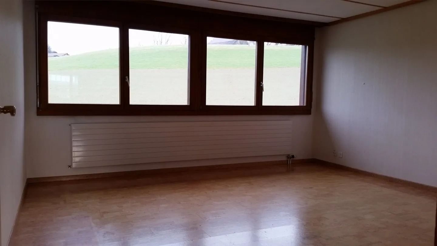 Spacious 4 1/2-room apartment in the green - Photo 10 of 19