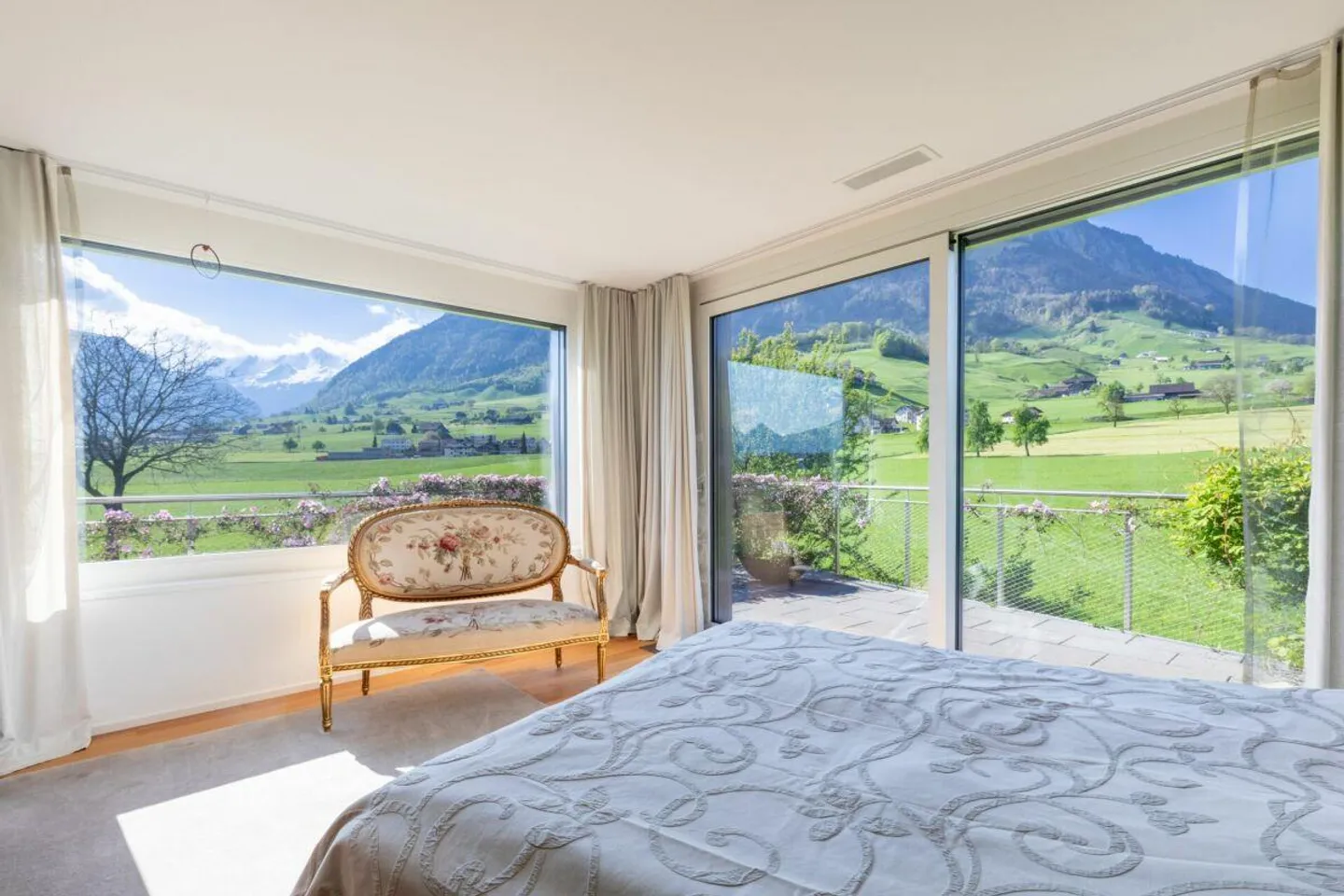 Two-family house with a view of the greenery - Photo 6 of 13