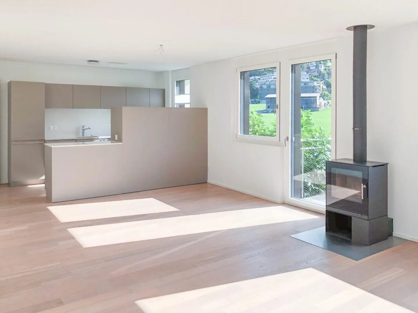 Two-family house with a view of the greenery - Photo 8 of 13